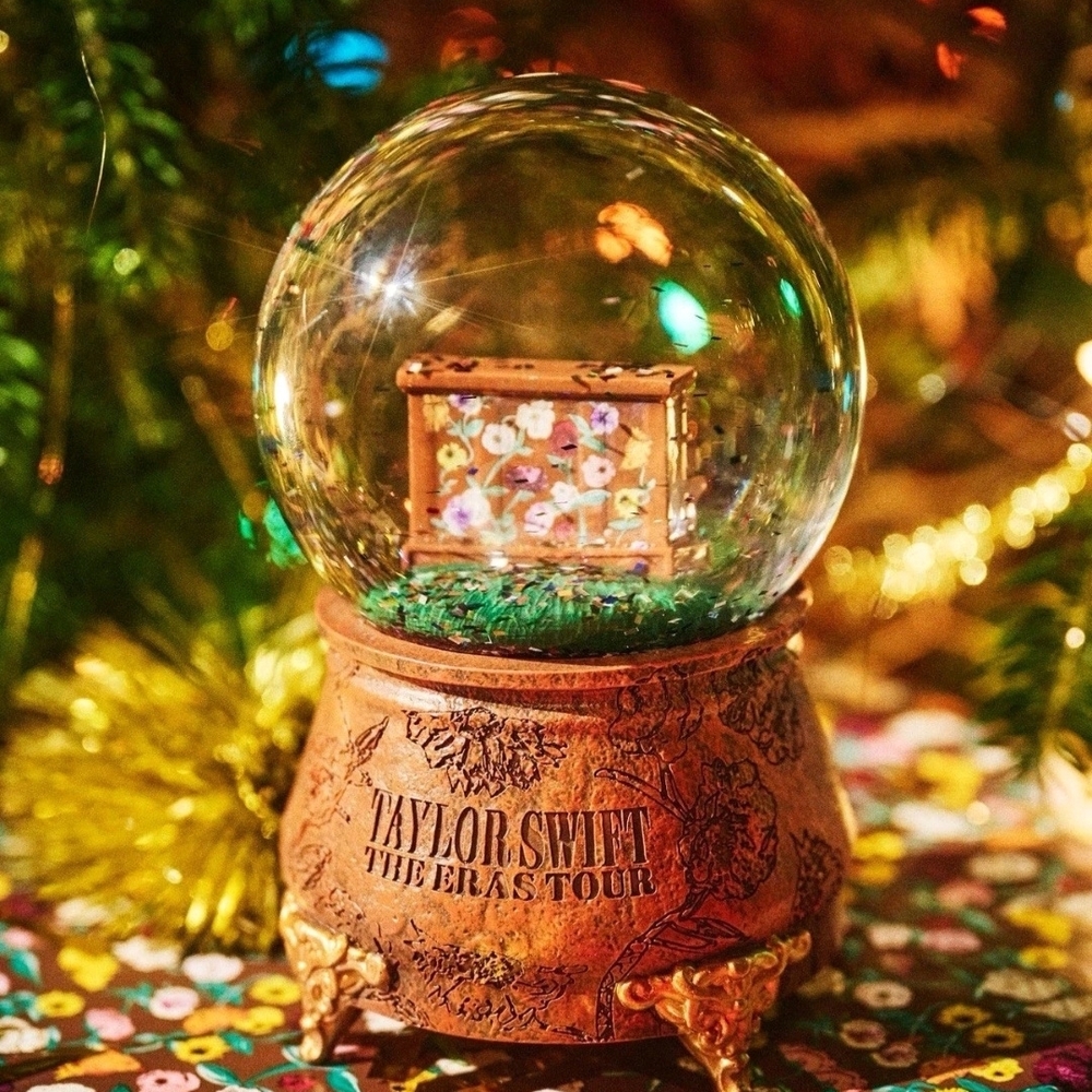 Taylor Swift The Eras Tour Acoustic Piano Snow Globe In Hand